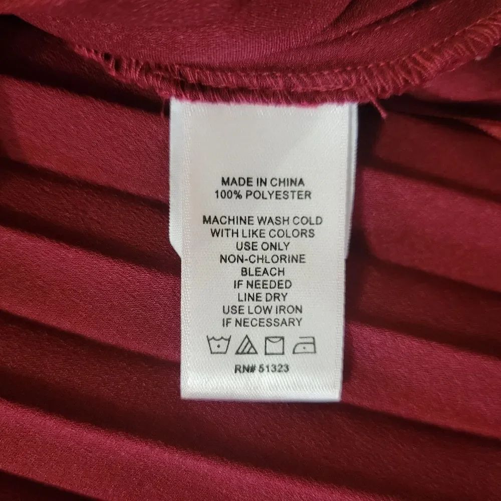 1.STATE Pleated Halter-Neck Top - Picture 11 of 13